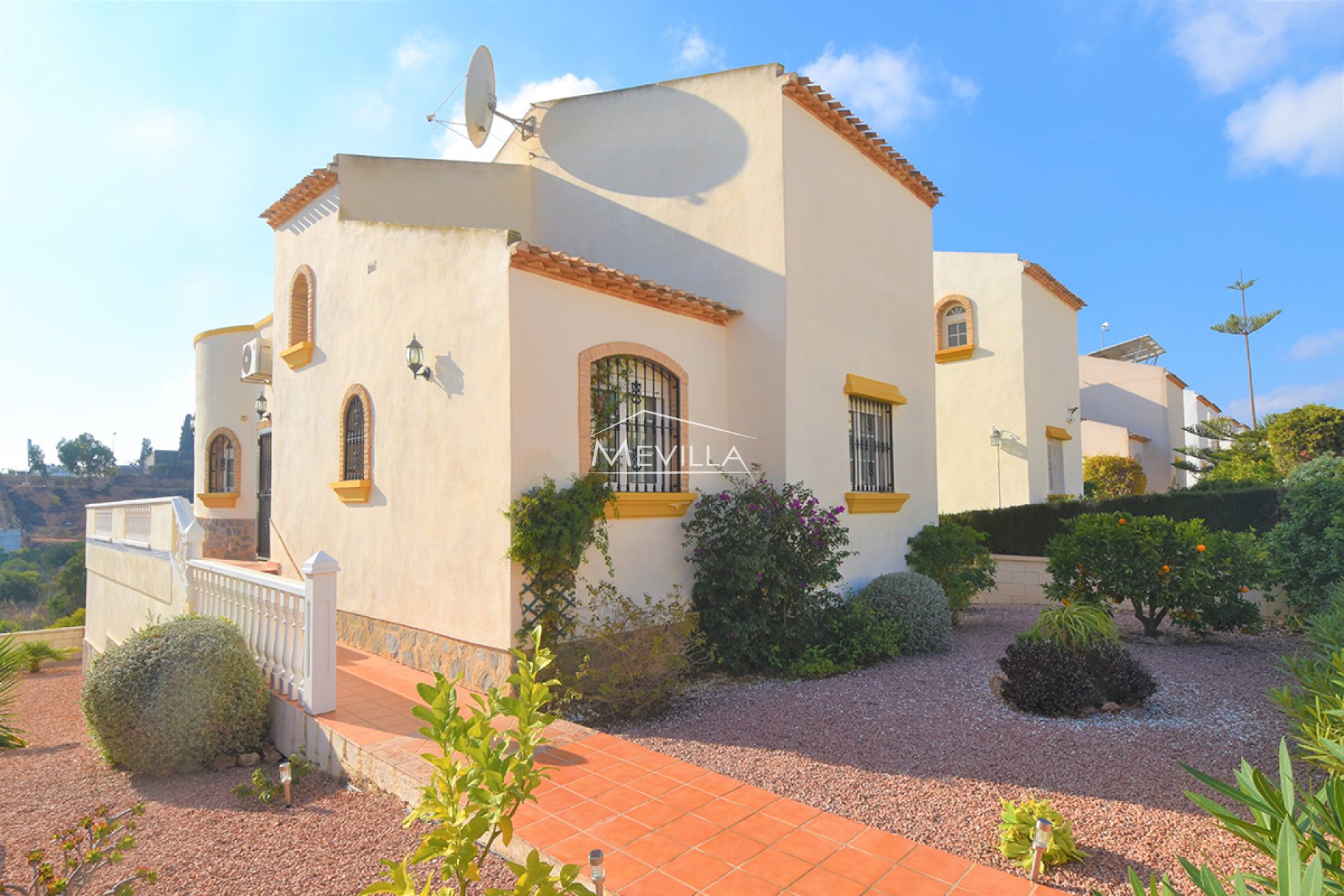 Reventes - Villa - Orihuela Costa - Villamartin