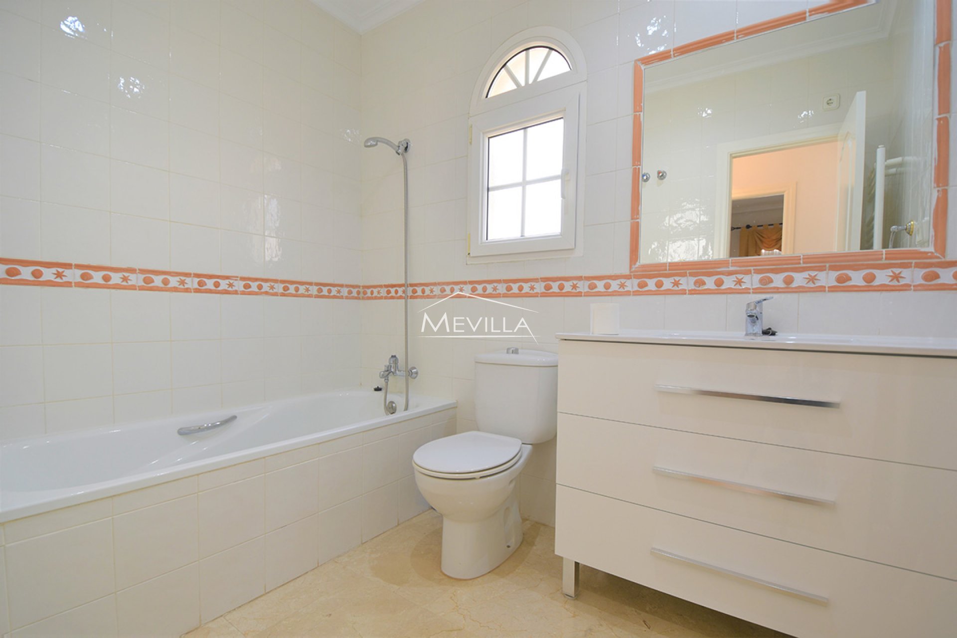 Reventes - Villa - Orihuela Costa - Villamartin