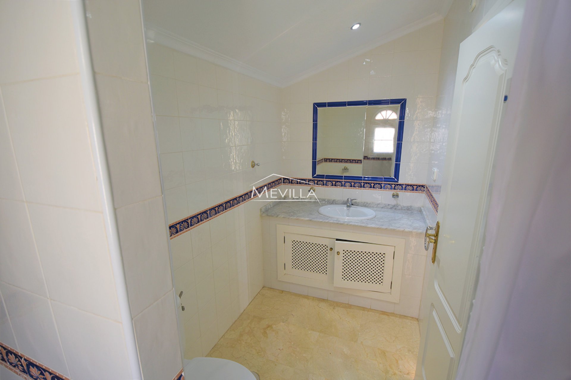 Reventes - Villa - Orihuela Costa - Villamartin