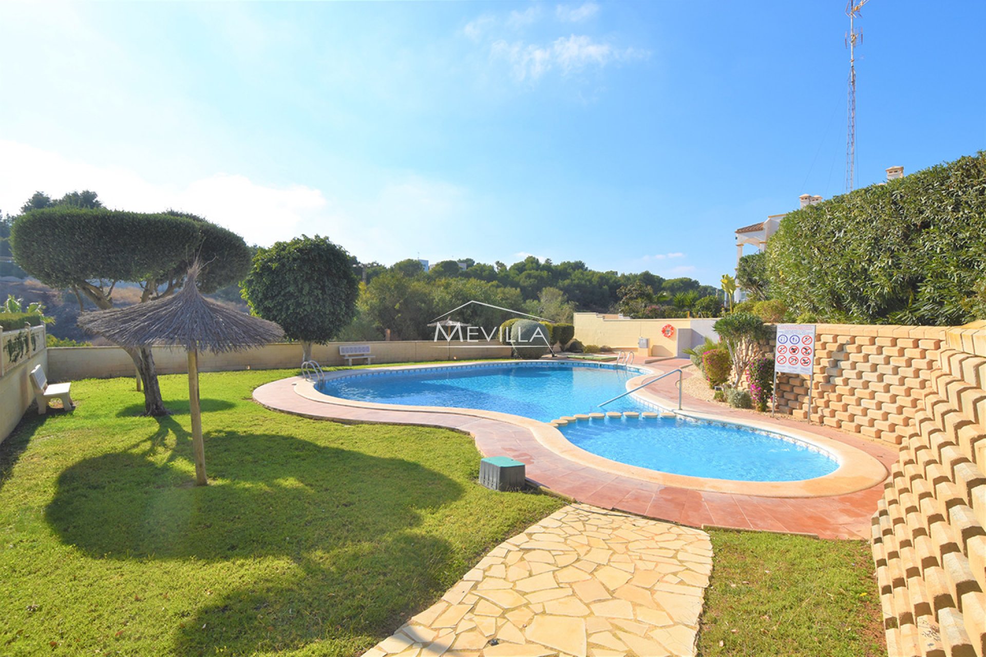 Reventes - Villa - Orihuela Costa - Villamartin