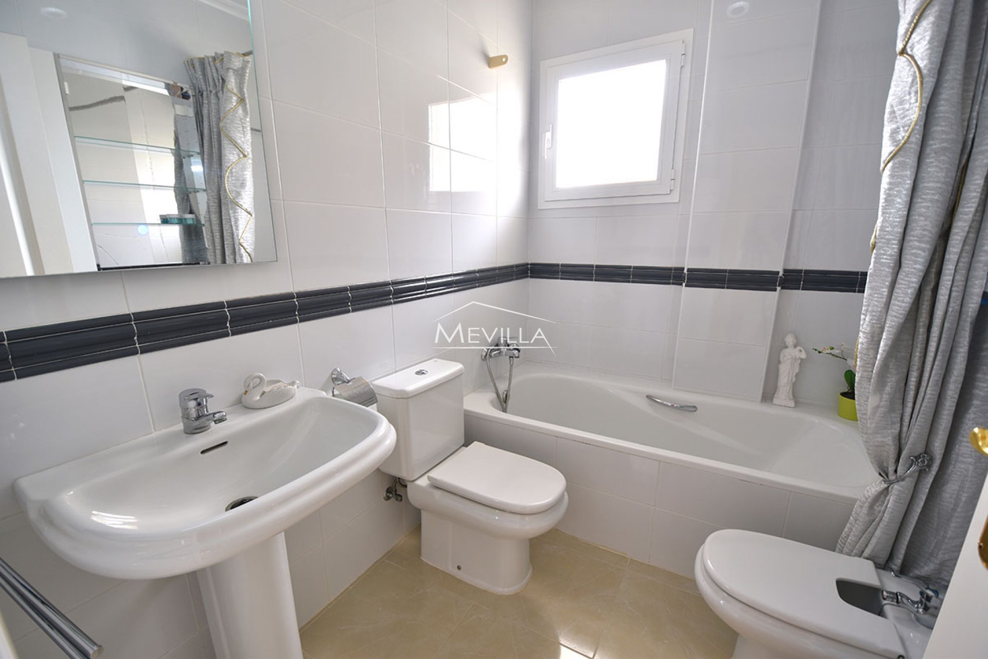 Reventes - Villa - Orihuela Costa - Villamartin