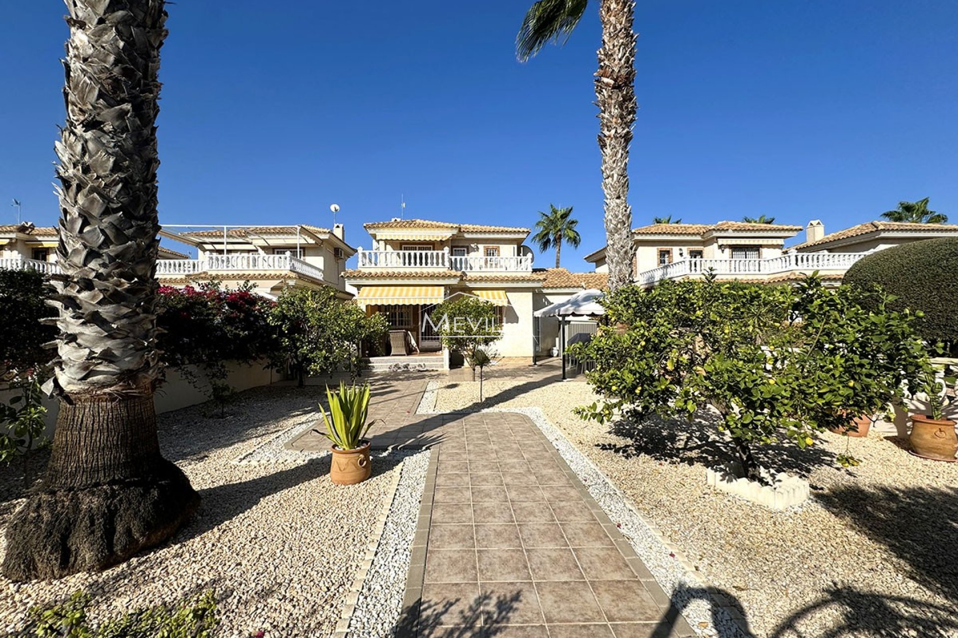 Reventes - Villa - Orihuela Costa - Villamartin