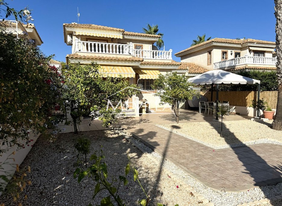 Reventes - Villa - Orihuela Costa - Villamartin
