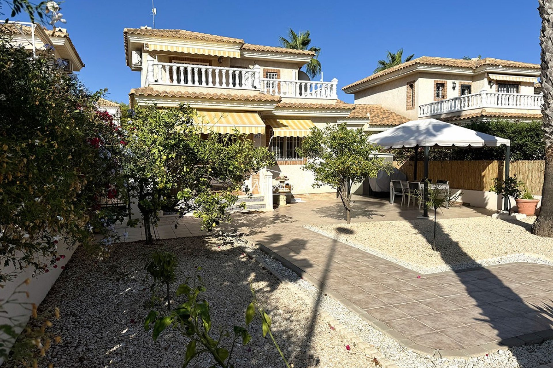 Reventes - Villa - Orihuela Costa - Villamartin