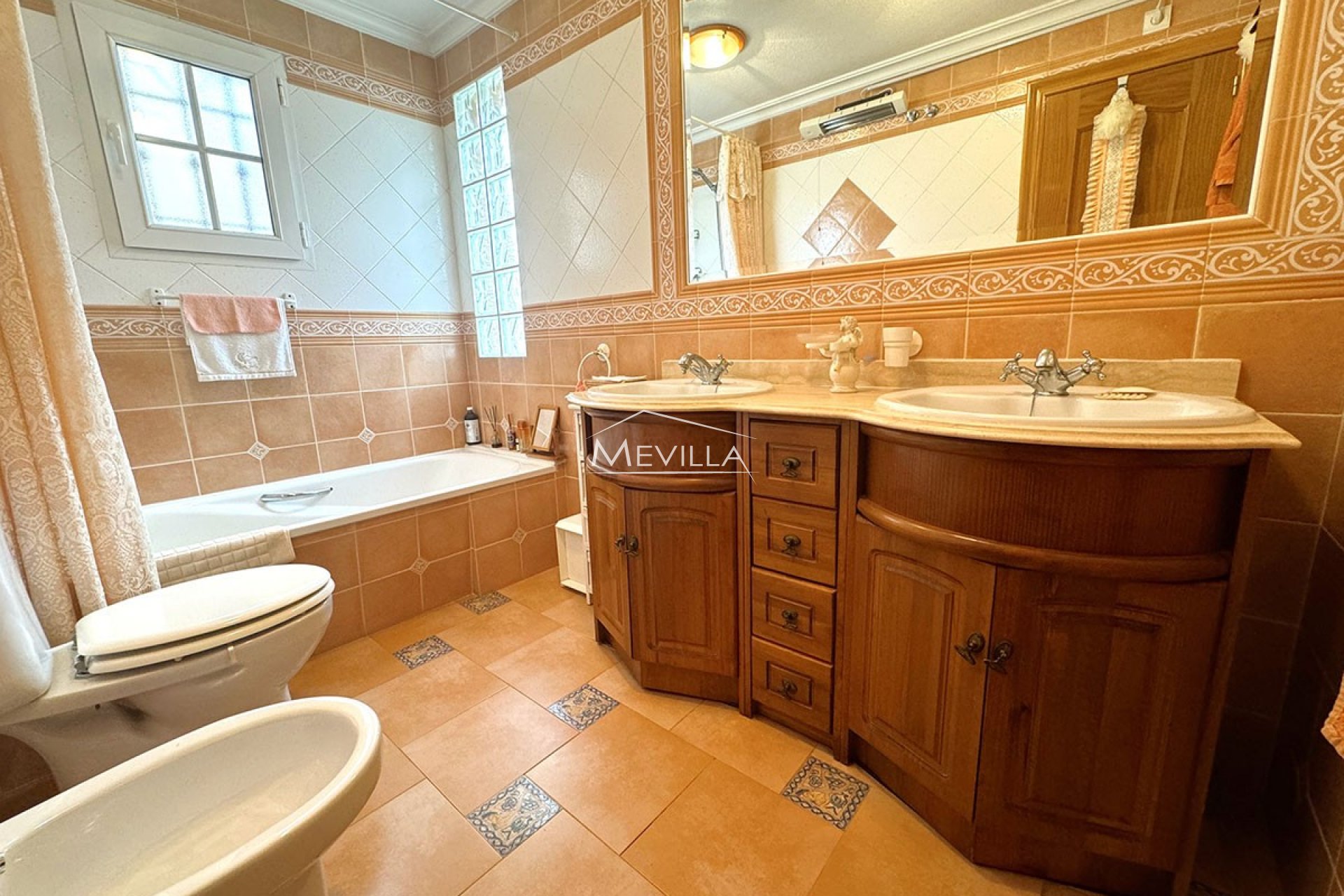 Reventes - Villa - Orihuela Costa - Villamartin