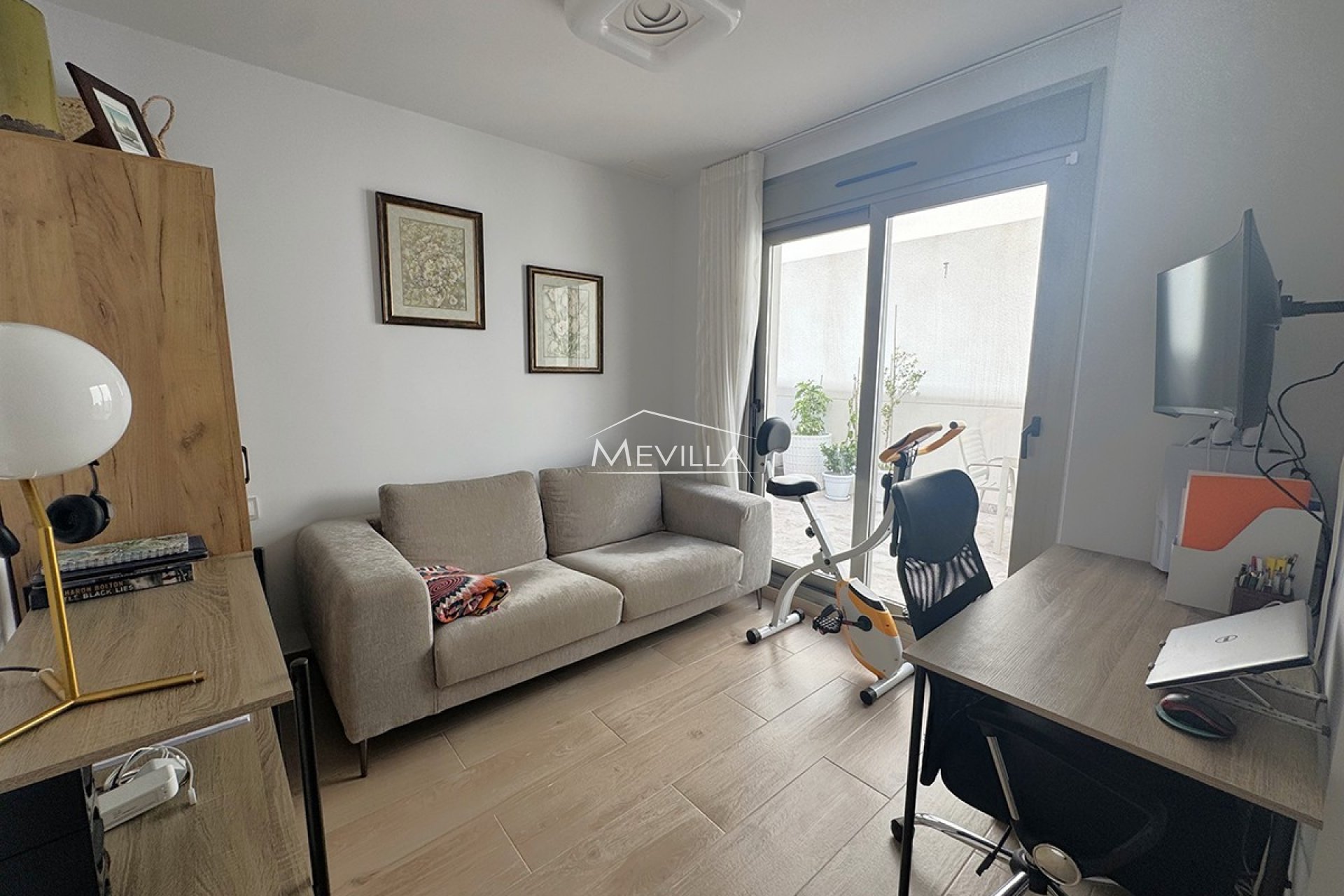 Reventes - Villa - Orihuela Costa - Villamartin