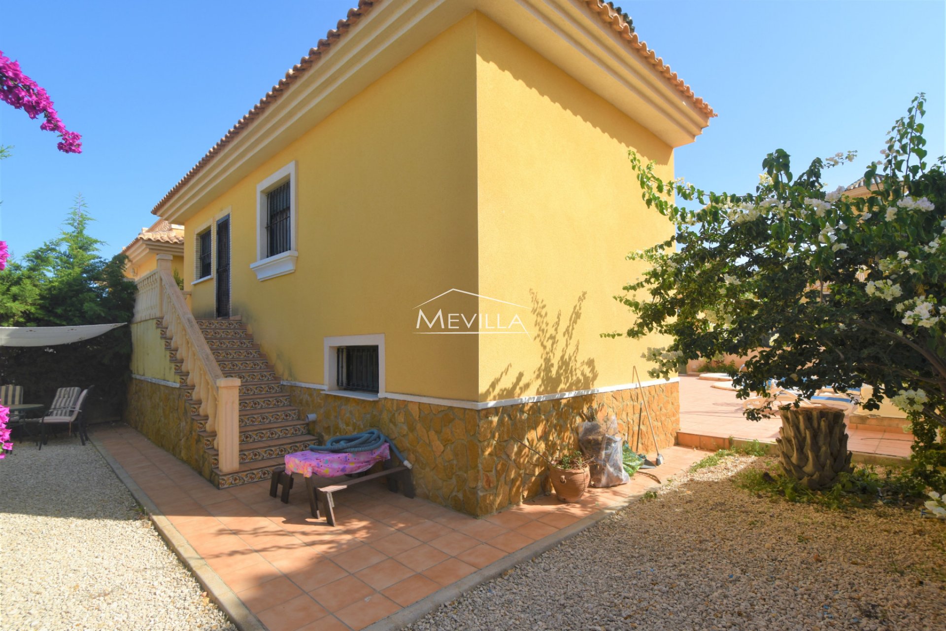 Reventes - Villa - Orihuela Costa - Villamartin