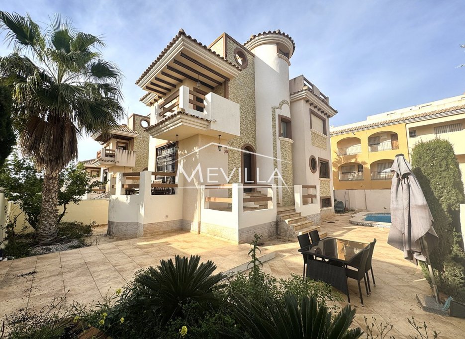 Reventes - Villa - Orihuela Costa - Villamartin