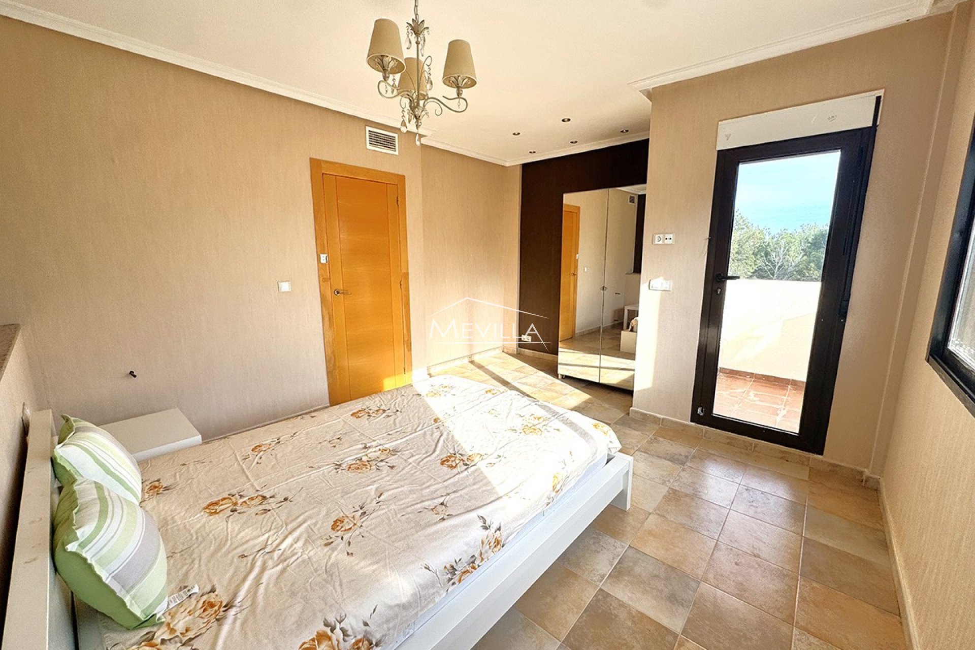 Reventes - Villa - Orihuela Costa - Villamartin