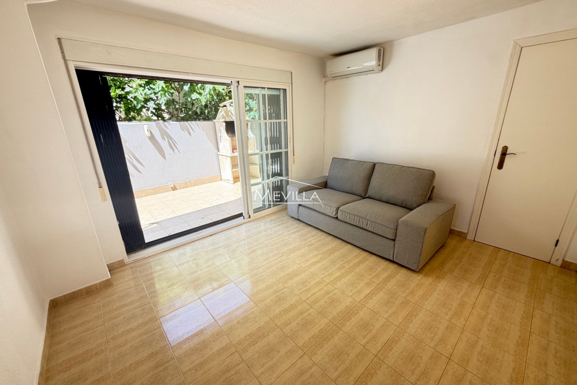 Reventes - Villa - Orihuela Costa - Villamartin
