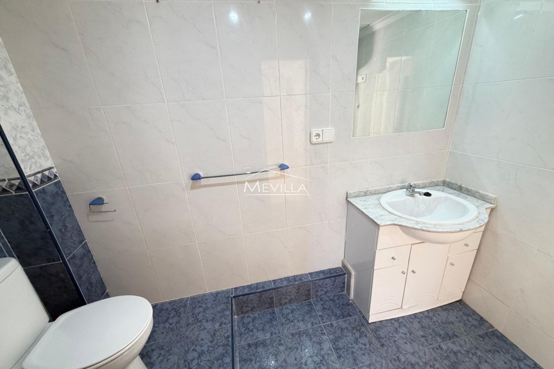 Reventes - Villa - Orihuela Costa - Villamartin