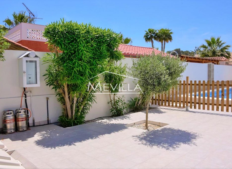 Salg (Resales) - Villa - Orihuela Costa - Cabo Roig