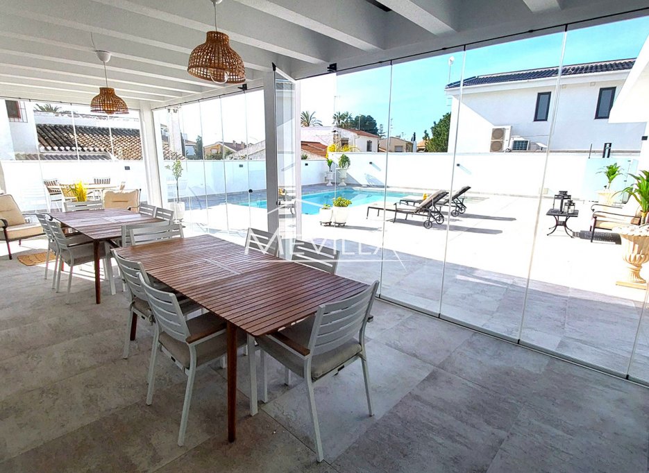 Salg (Resales) - Villa - Orihuela Costa - Campoamor