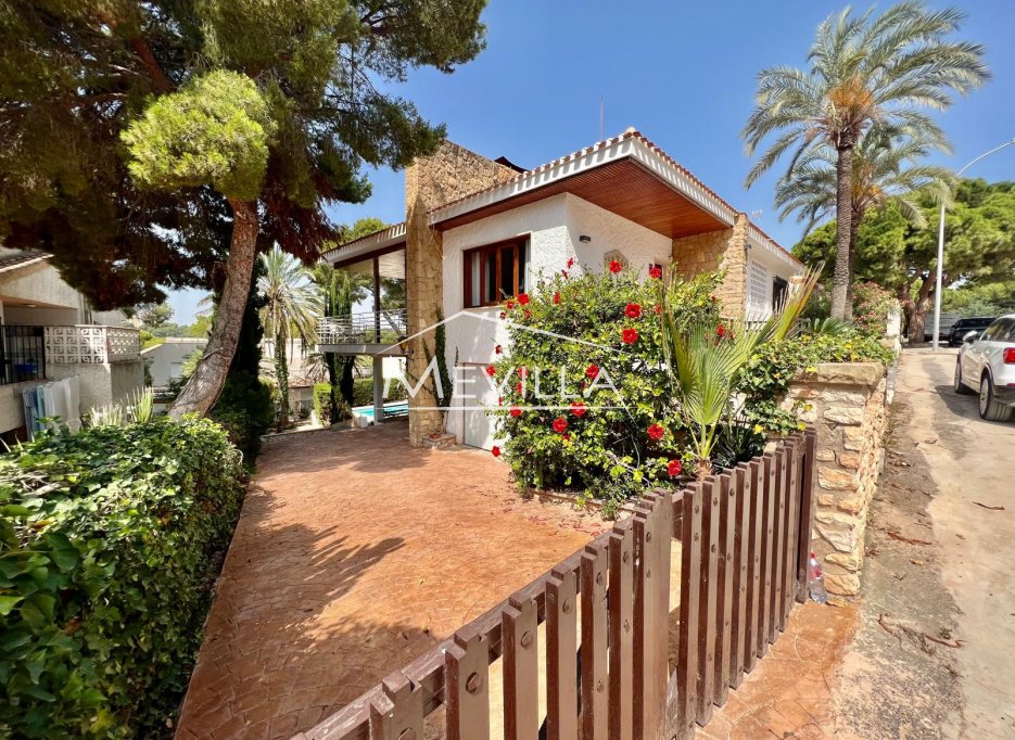 Salg (Resales) - Villa - Orihuela Costa - Campoamor
