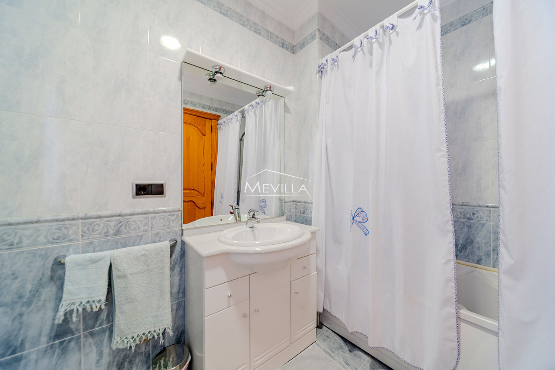 Salg (Resales) - Villa - Orihuela Costa - Campoamor