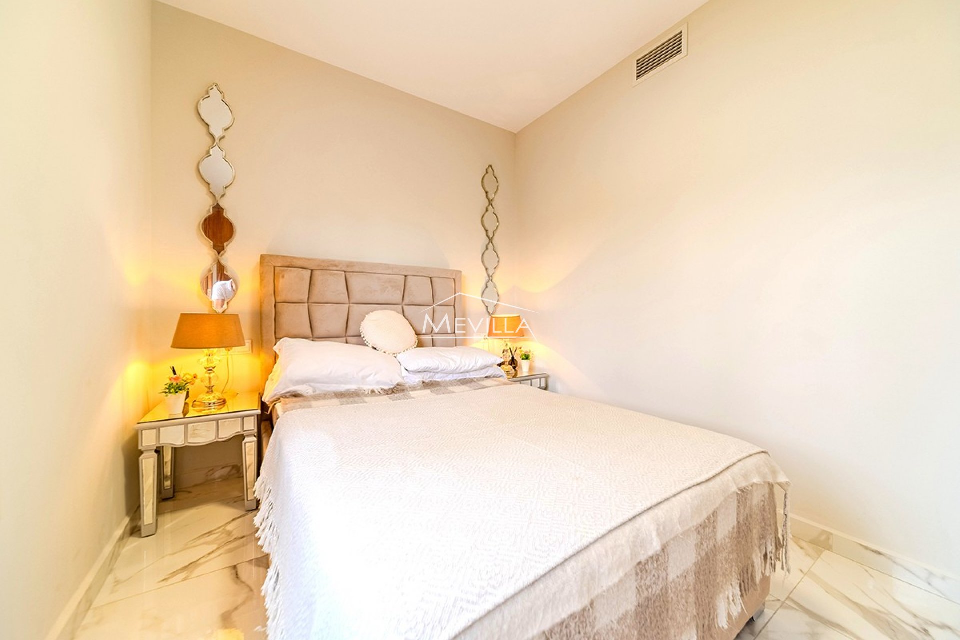 Salg (Resales) - Villa - Orihuela Costa - Campoamor