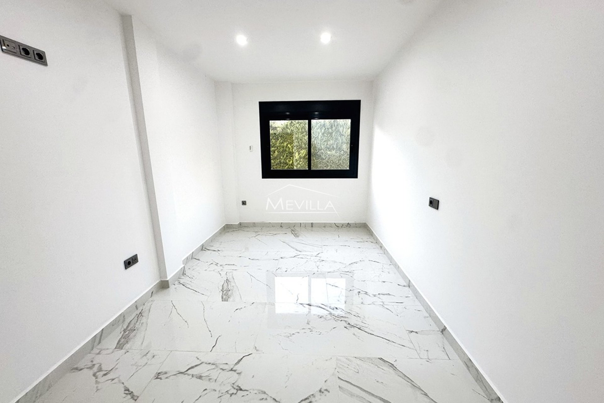 Salg (Resales) - Villa - Orihuela Costa - Campoamor