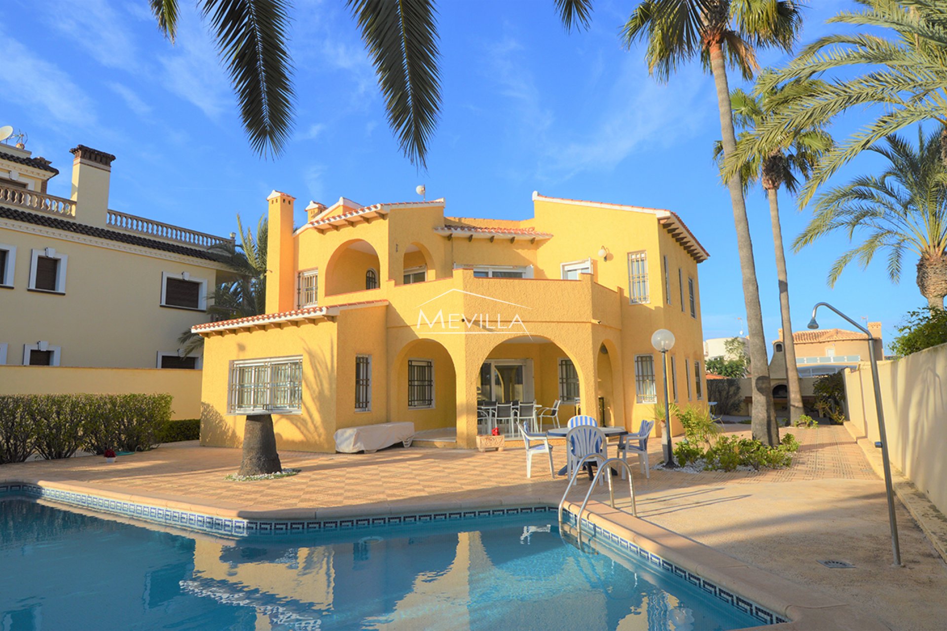 Salg (Resales) - Villa - Orihuela Costa - La Zenia