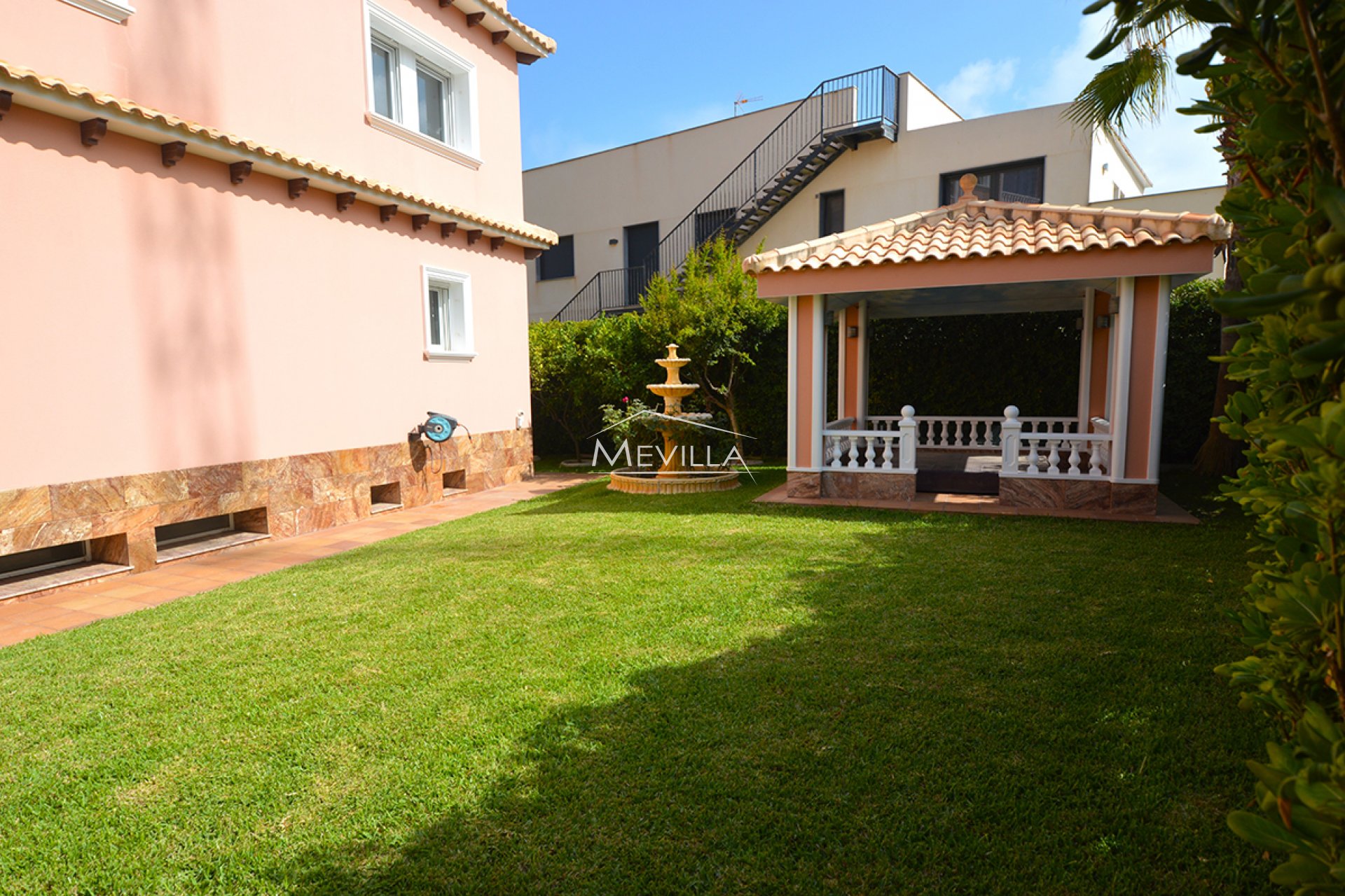 Salg (Resales) - Villa - Orihuela Costa - La Zenia