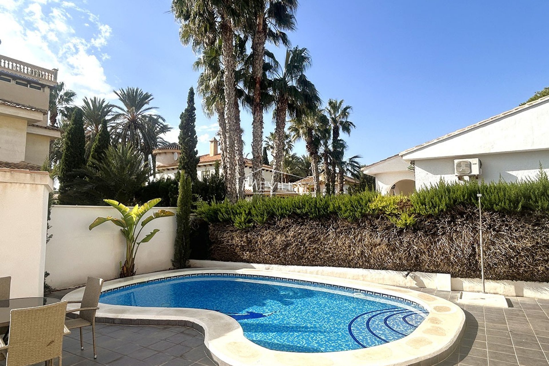 Salg (Resales) - Villa - Orihuela Costa - La Zenia