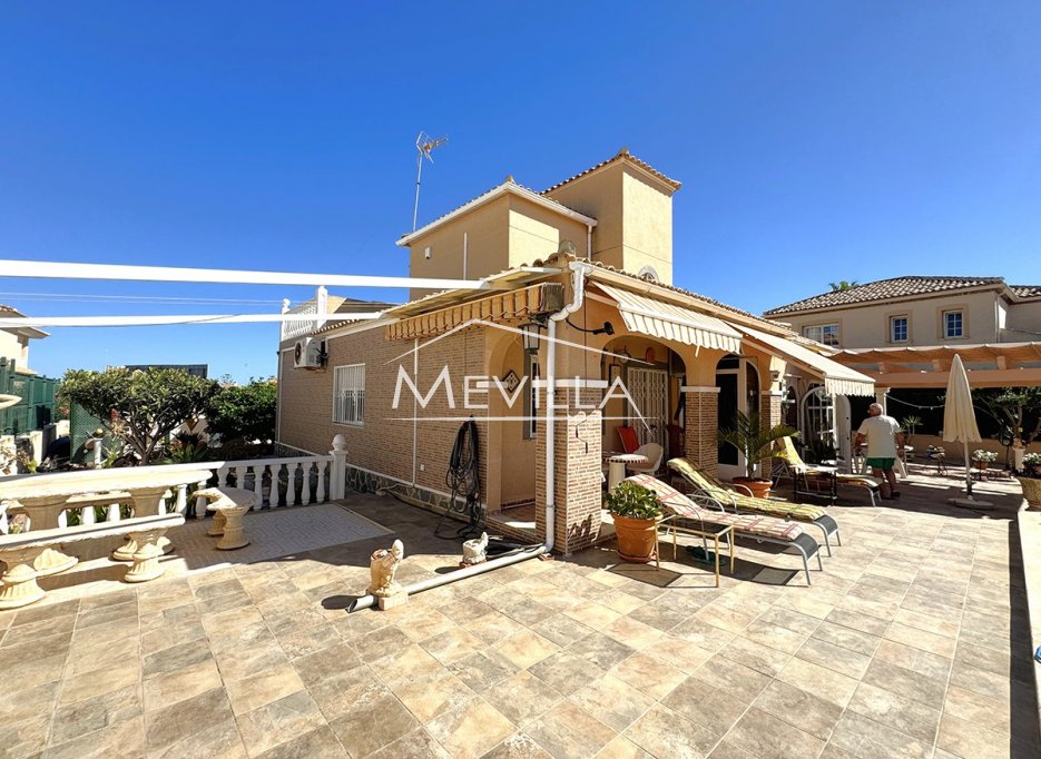 Salg (Resales) - Villa - Orihuela Costa - La Zenia