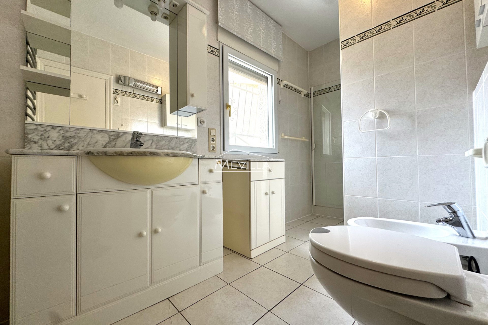 Salg (Resales) - Villa - Orihuela Costa - La Zenia