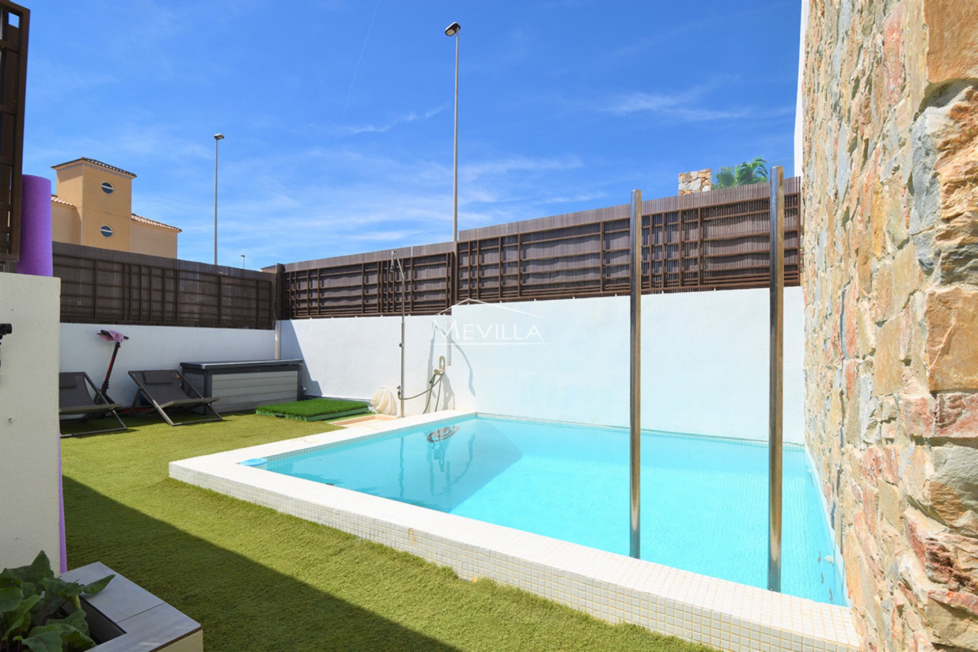 Salg (Resales) - Villa - Orihuela Costa - Lomas de Cabo Roig