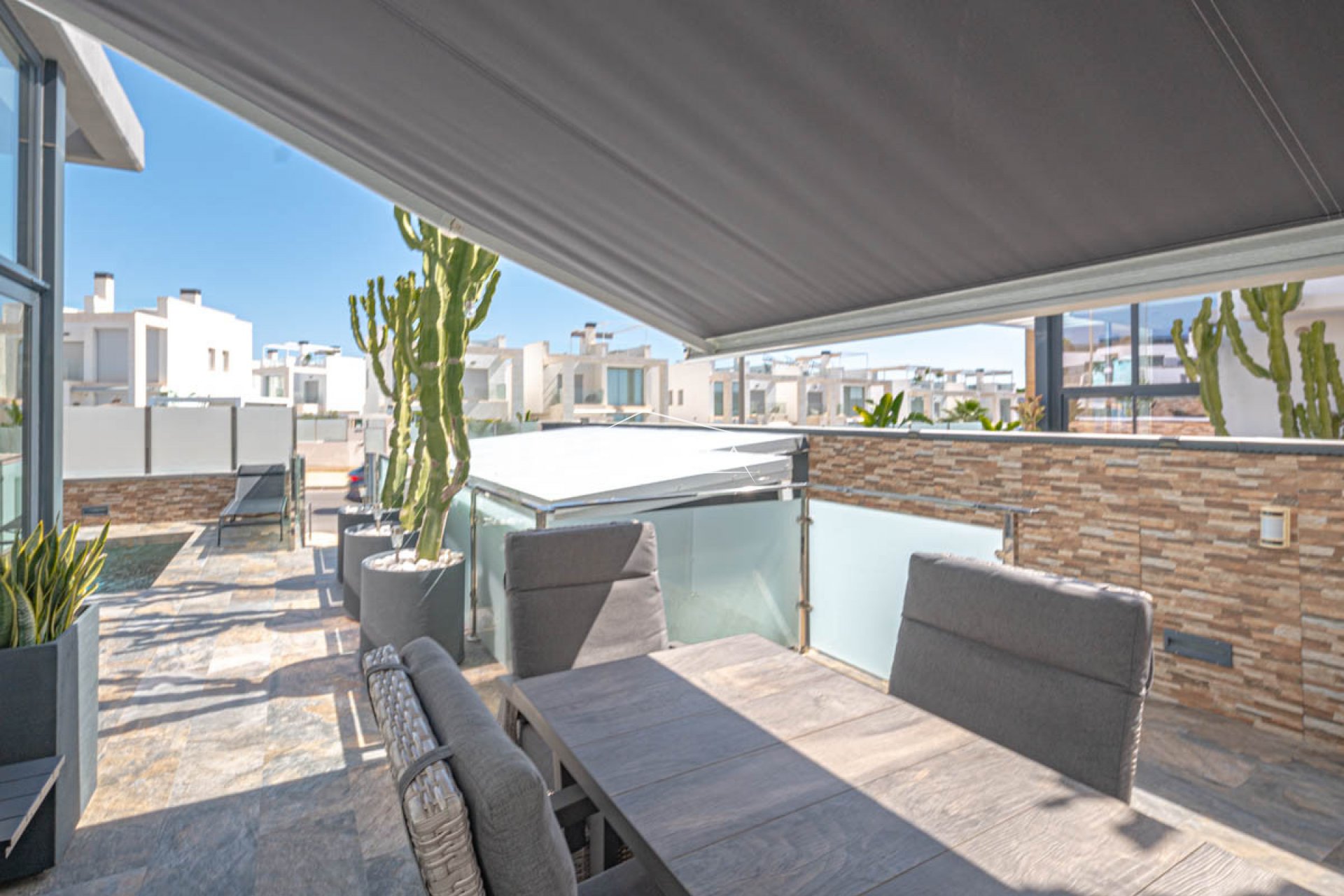Salg (Resales) - Villa - Orihuela Costa - Lomas de Cabo Roig