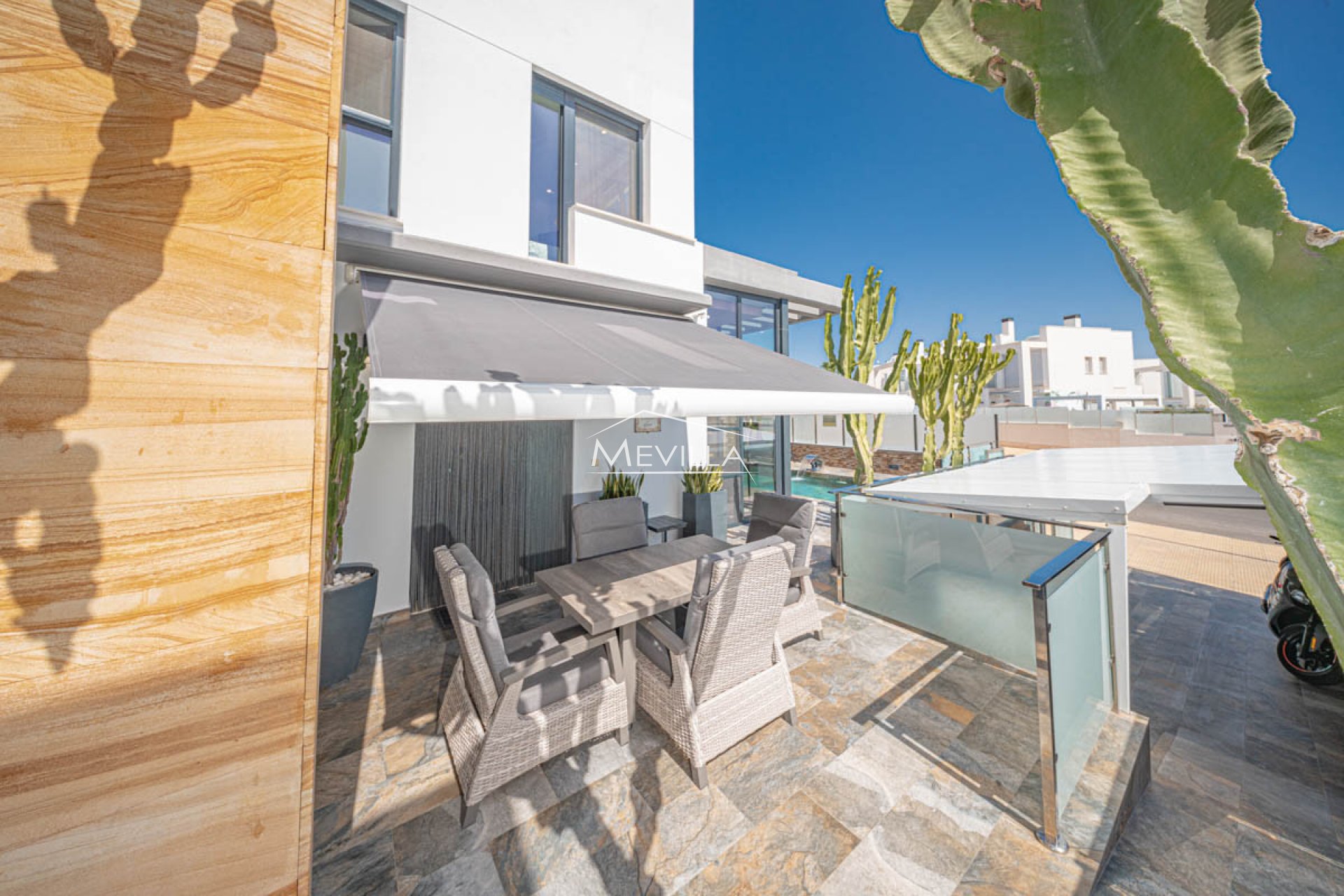 Salg (Resales) - Villa - Orihuela Costa - Lomas de Cabo Roig