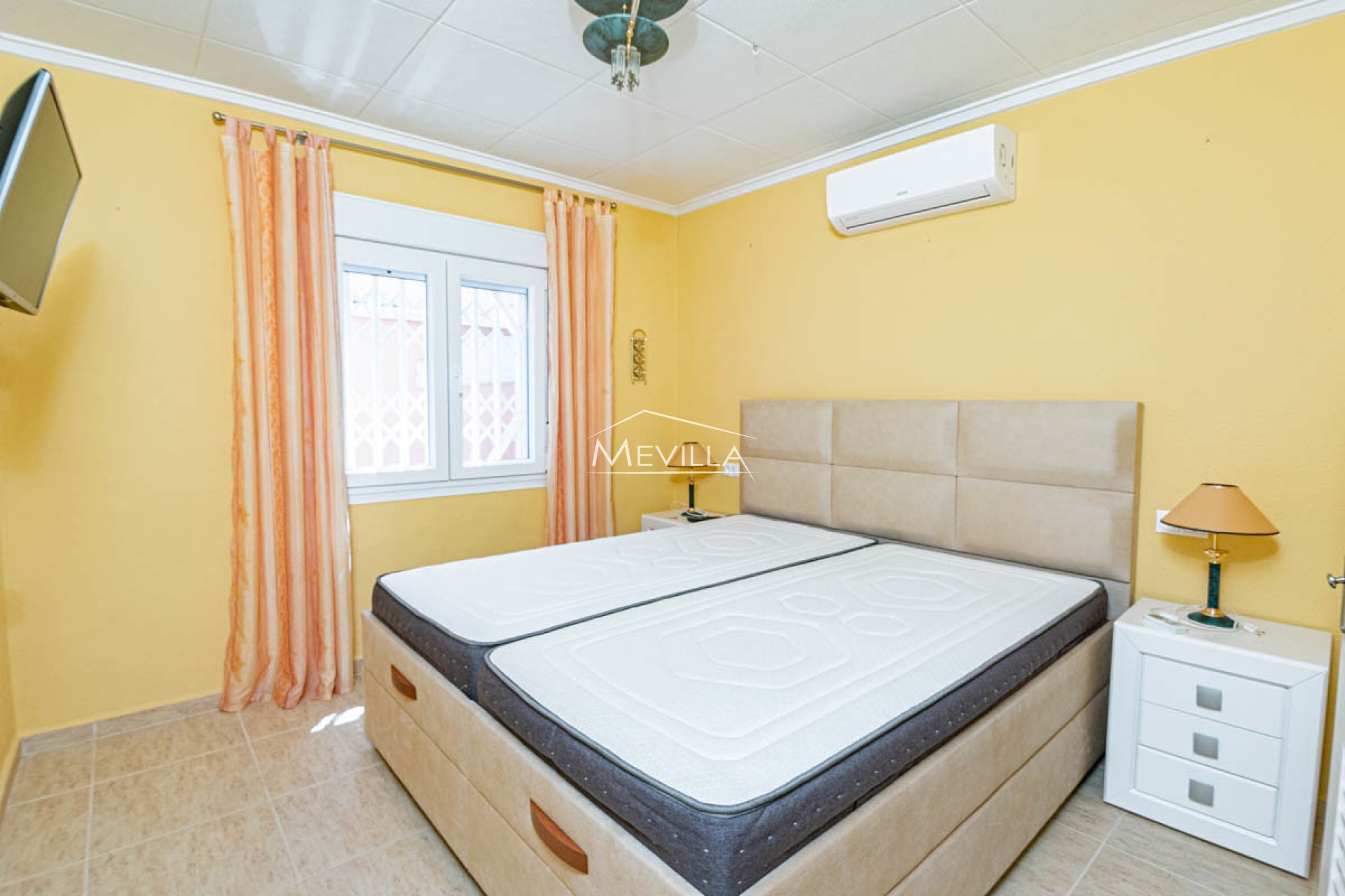Salg (Resales) - Villa - Orihuela Costa - Mil Palmeras