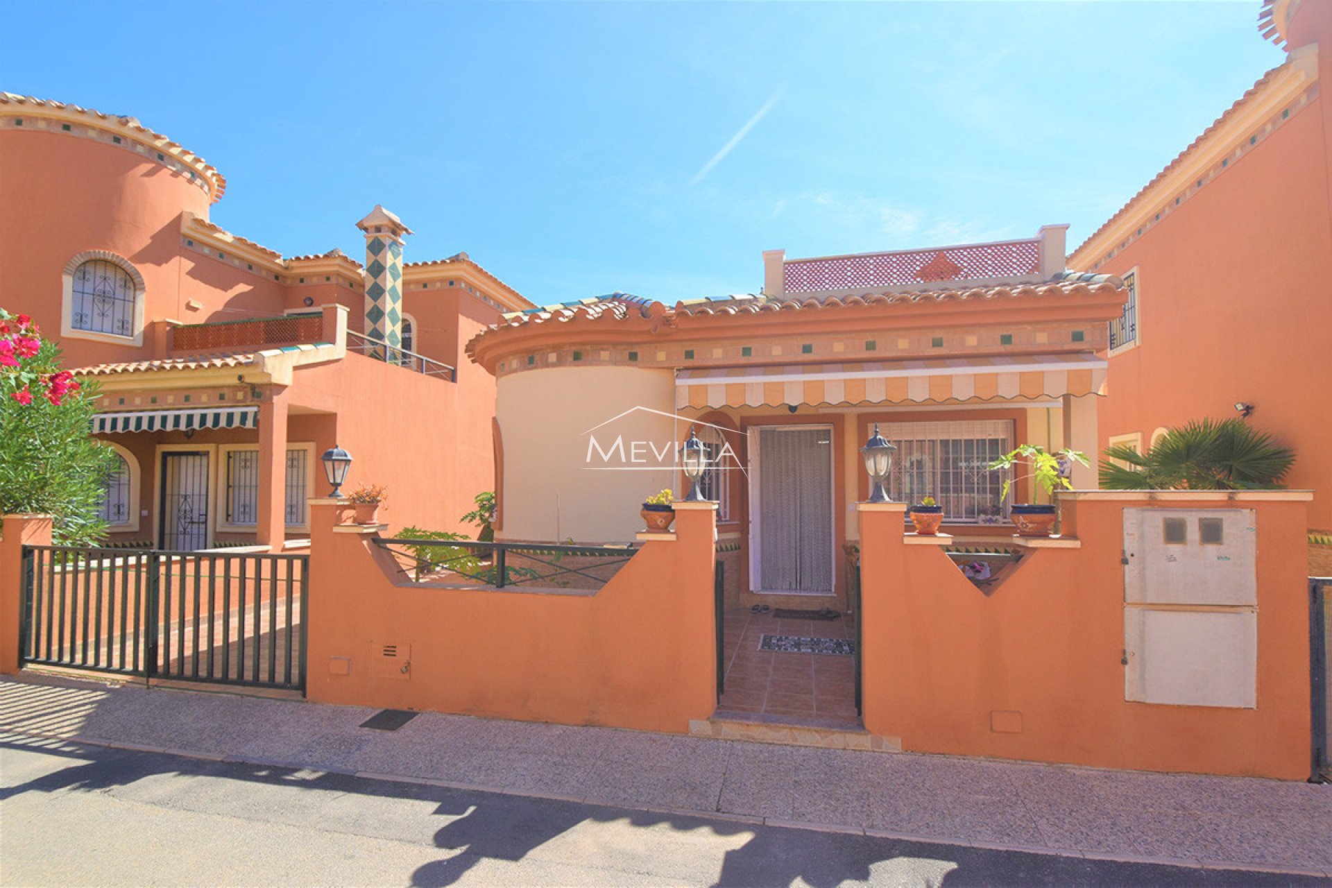 Salg (Resales) - Villa - Orihuela Costa - Playa Flamenca