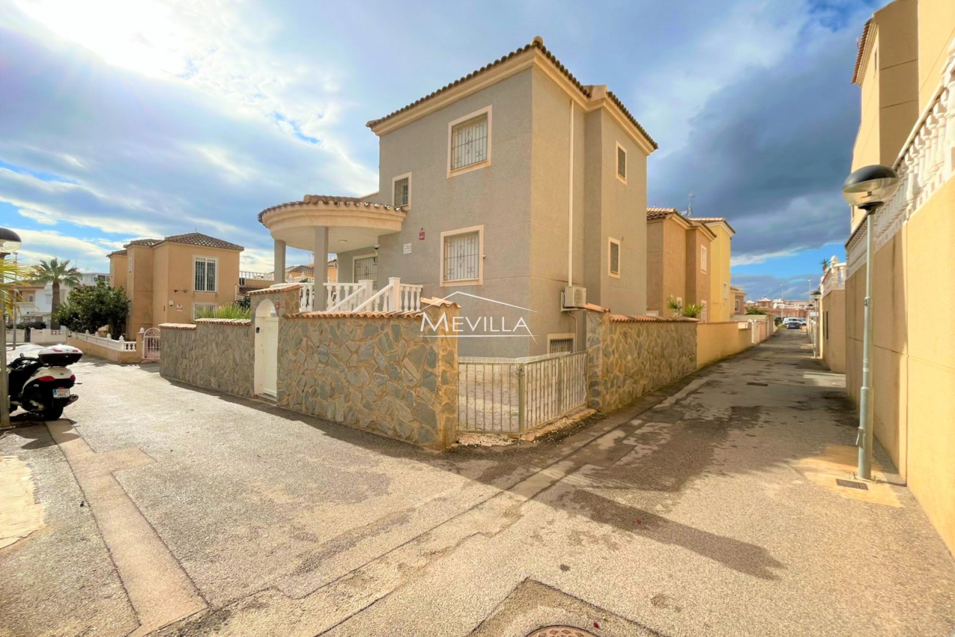 Salg (Resales) - Villa - Orihuela Costa - Playa Flamenca