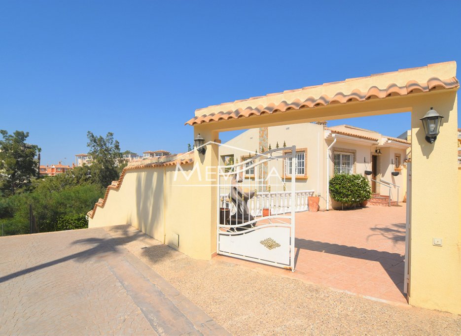 Salg (Resales) - Villa - Orihuela Costa - Playa Flamenca