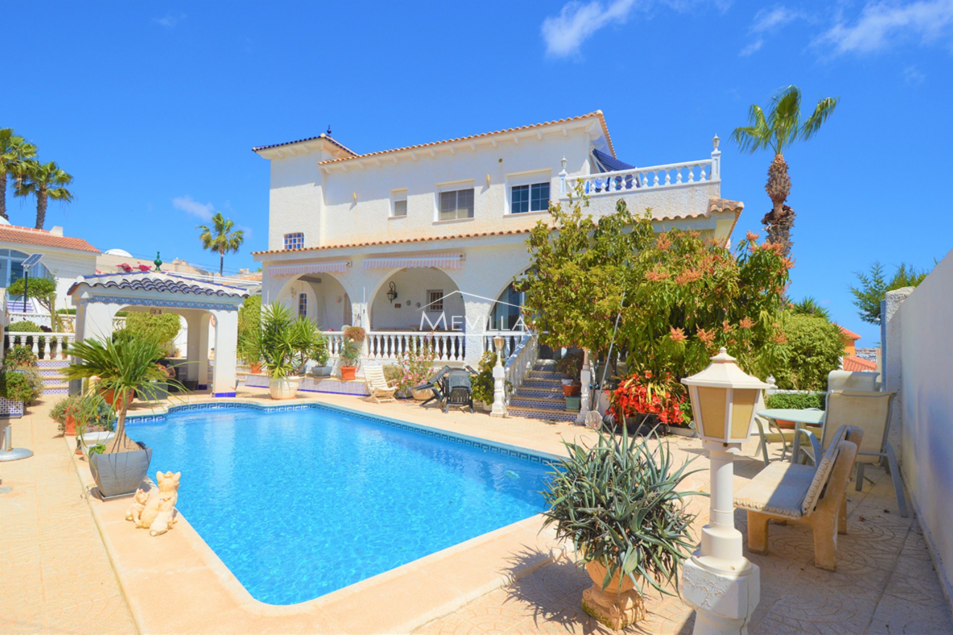 Salg (Resales) - Villa - Orihuela Costa - Villamartin