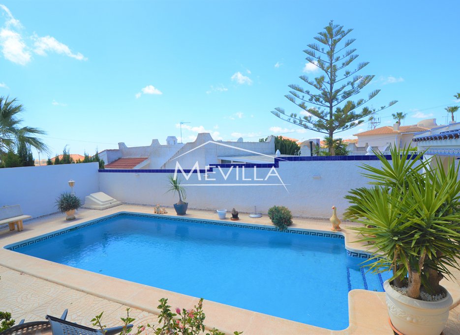 Salg (Resales) - Villa - Orihuela Costa - Villamartin