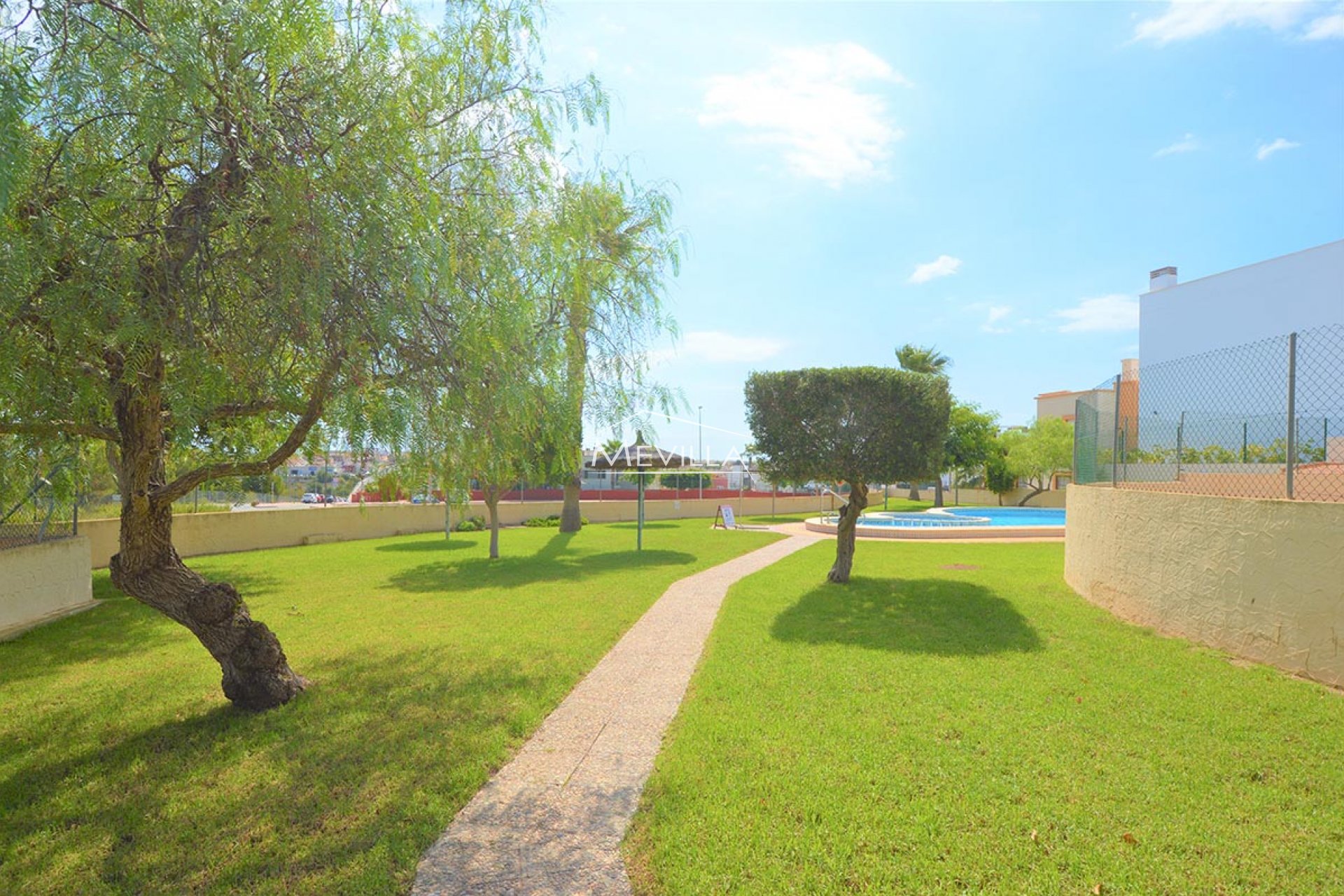 Salg (Resales) - Villa - Orihuela Costa - Villamartin