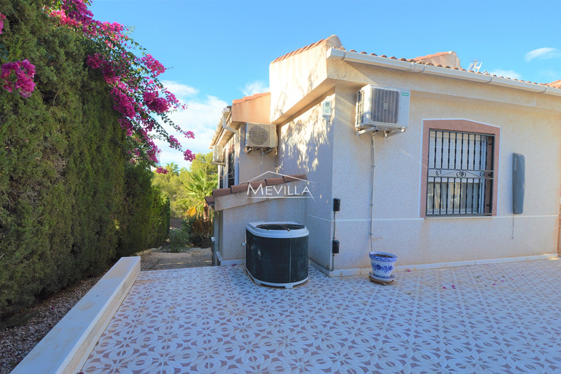 Salg (Resales) - Villa - Orihuela Costa - Villamartin