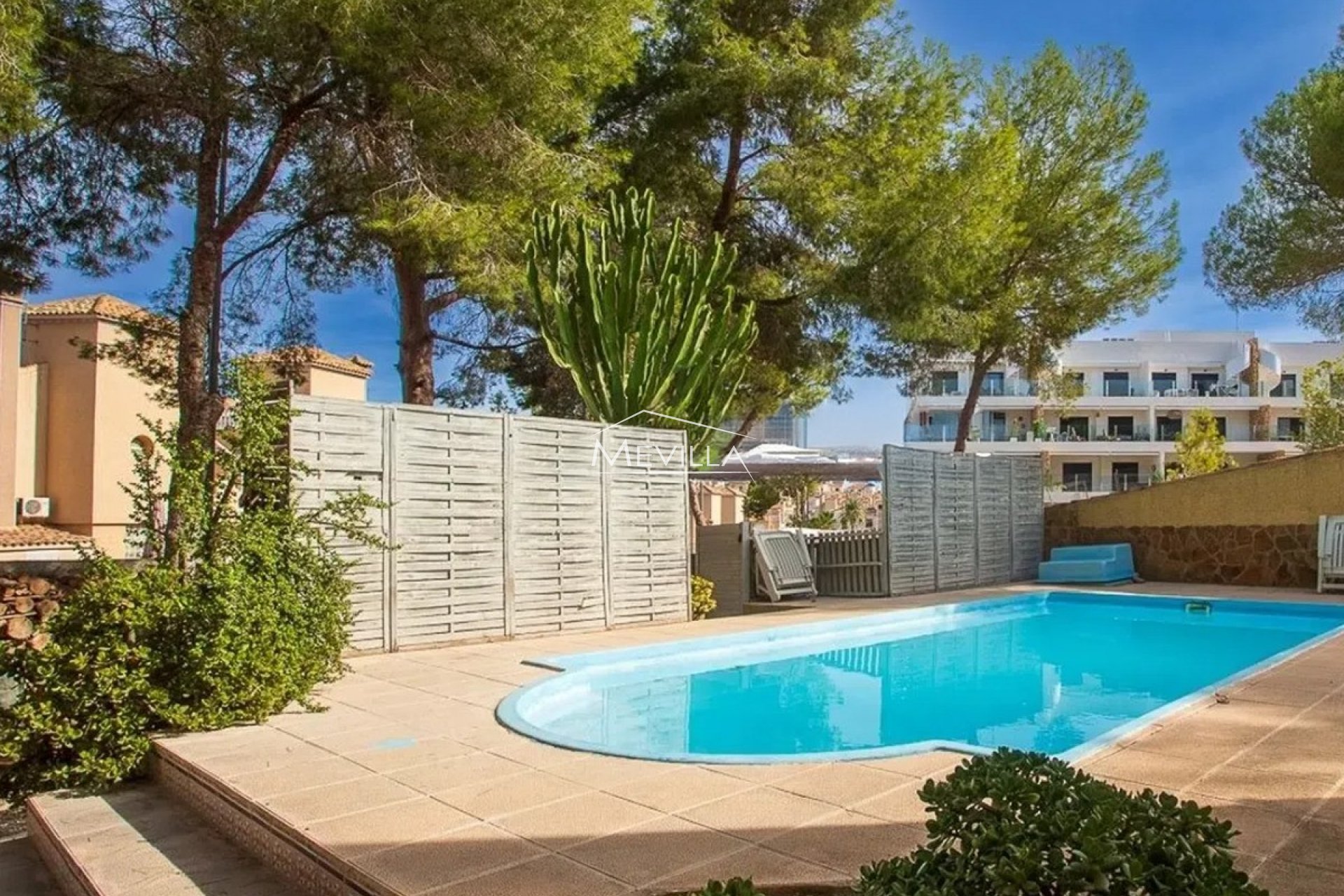 Salg (Resales) - Villa - Orihuela Costa - Villamartin