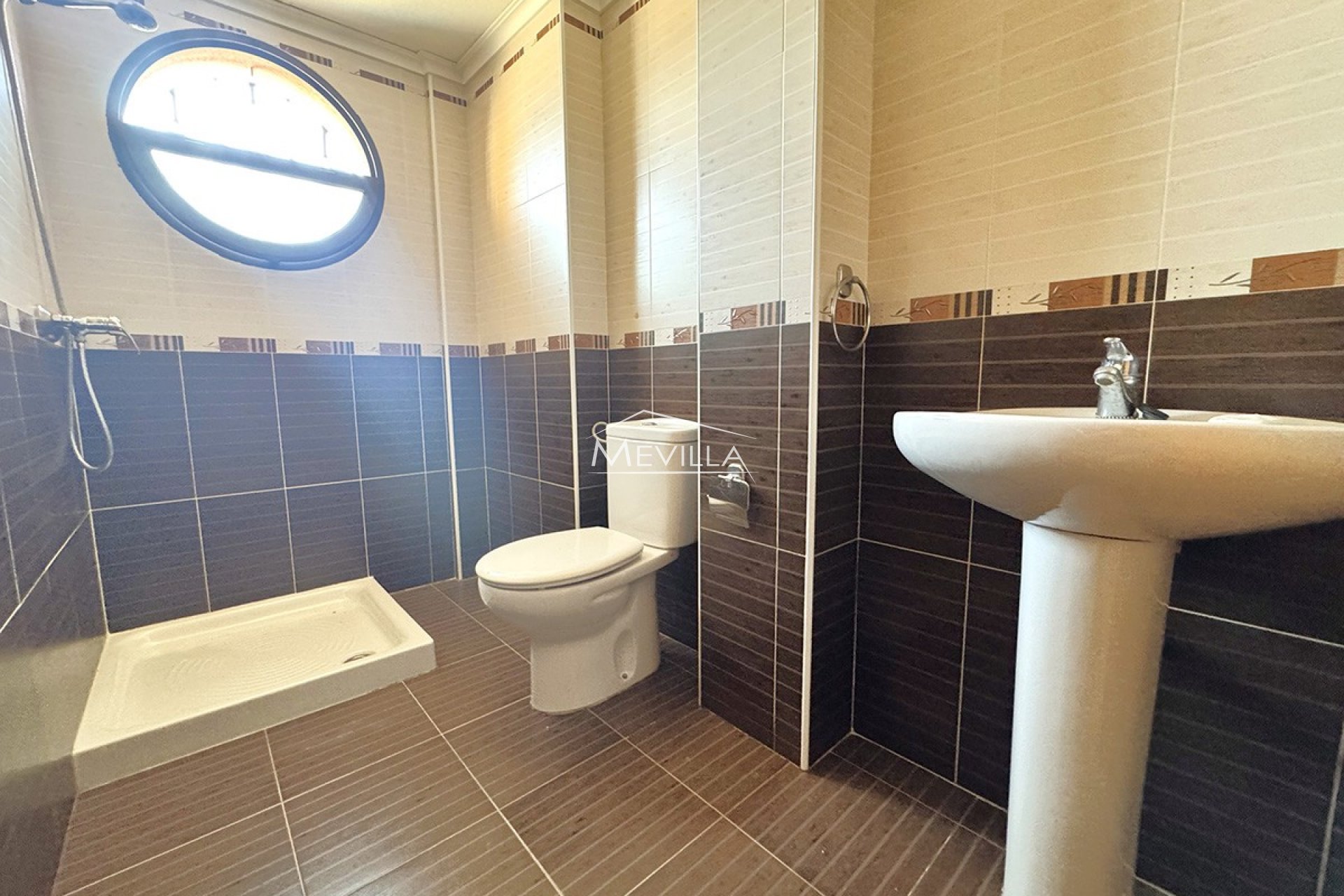 Salg (Resales) - Villa - Orihuela Costa - Villamartin