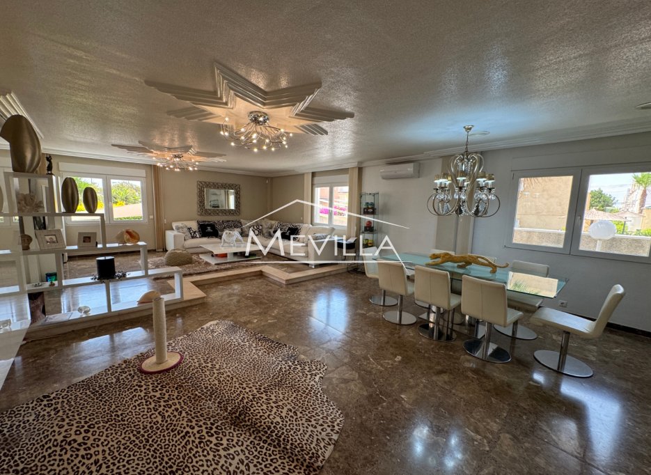 Salg (Resales) - Villa - Orihuela