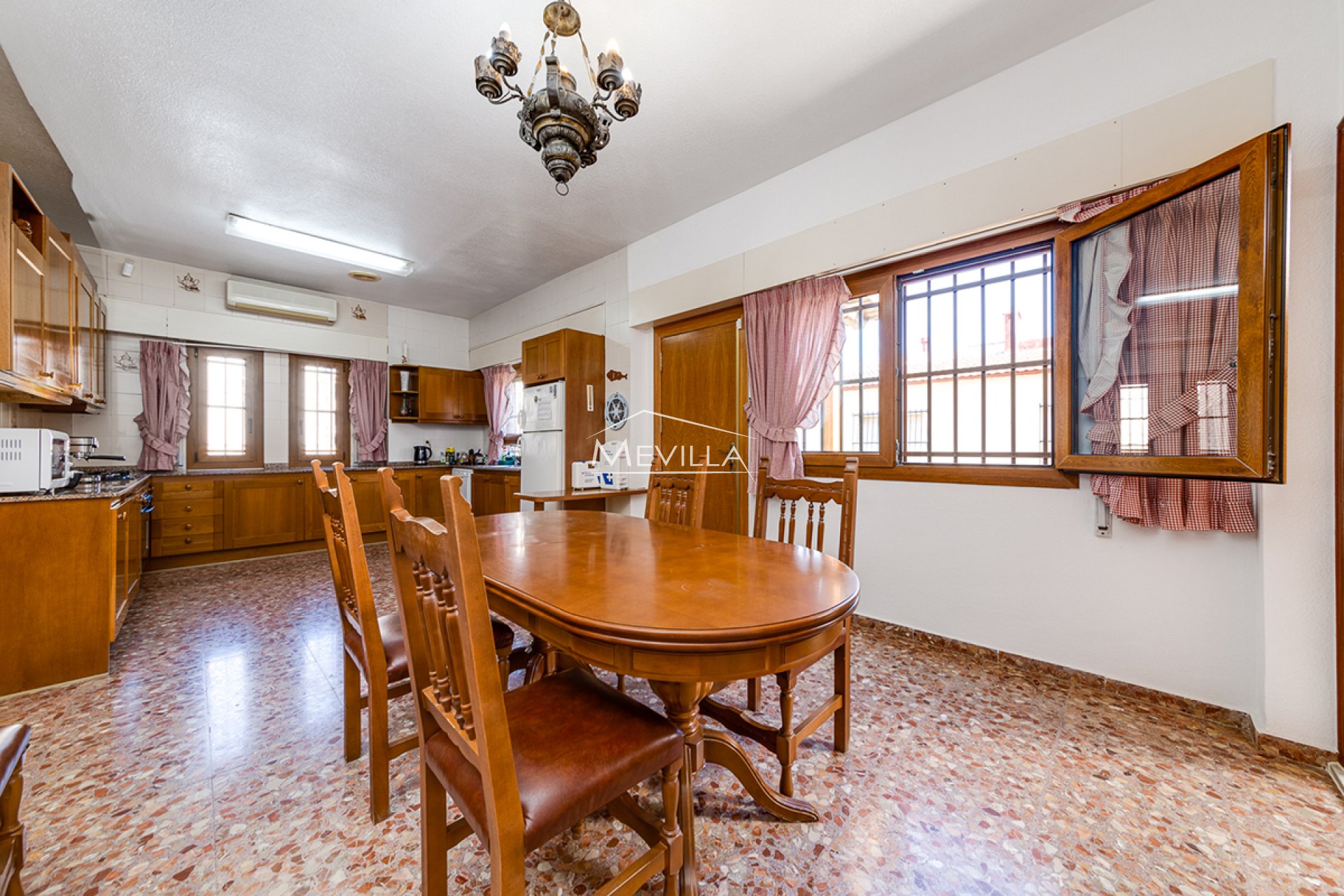 Salg (Resales) - Villa - Torrevieja - La Mata