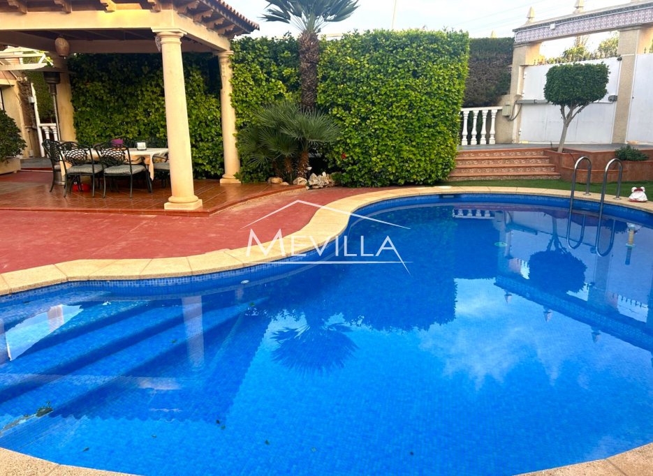 Salg (Resales) - Villa - Torrevieja - Los Balcones