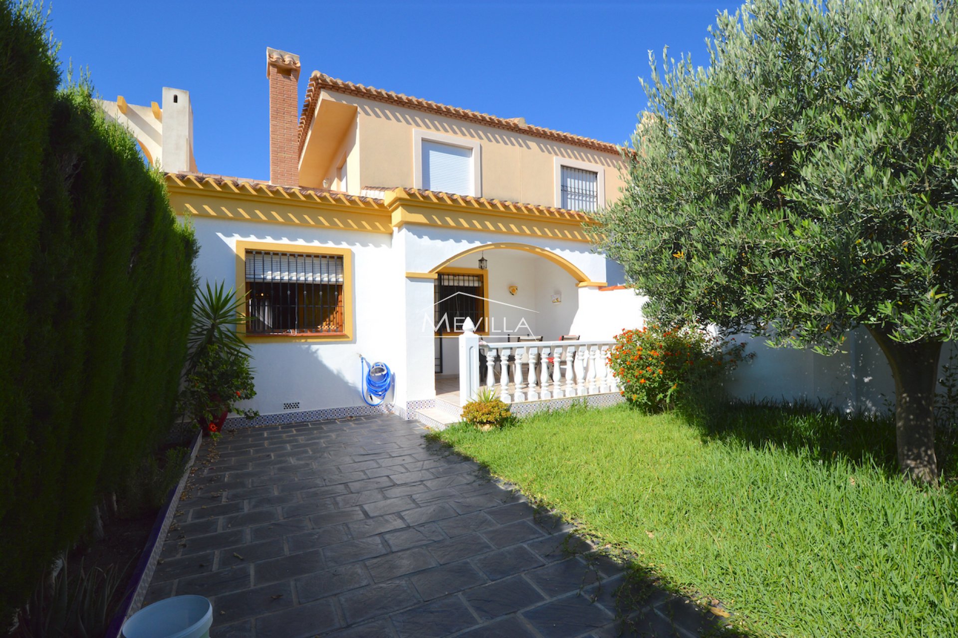 Townhouse for sale in Torre de la Horadada.
