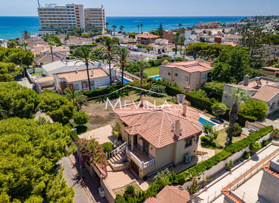 Verkäufe - Villa - Orihuela Costa - La Zenia