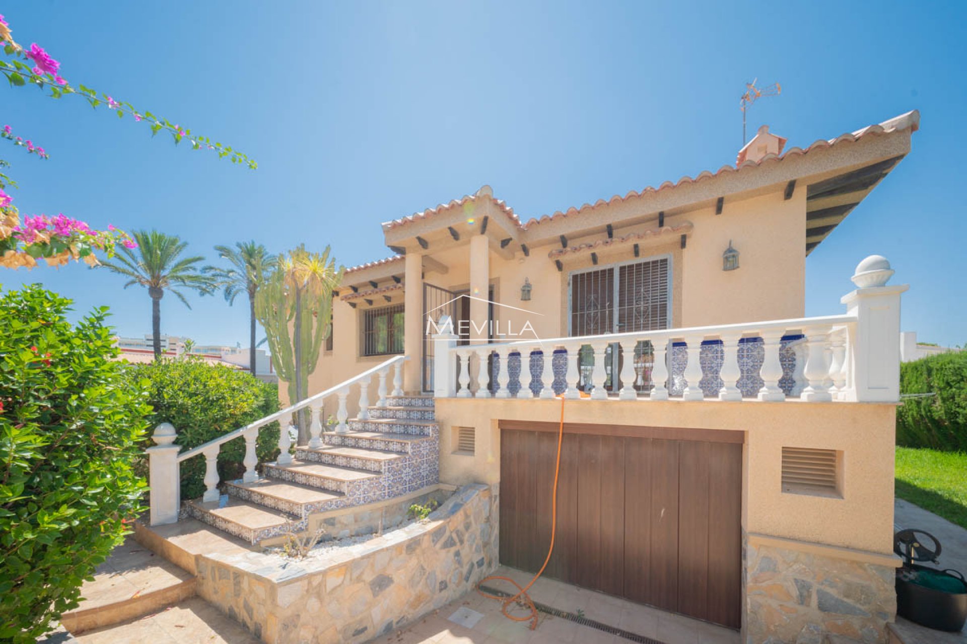 Verkäufe - Villa - Orihuela Costa - La Zenia