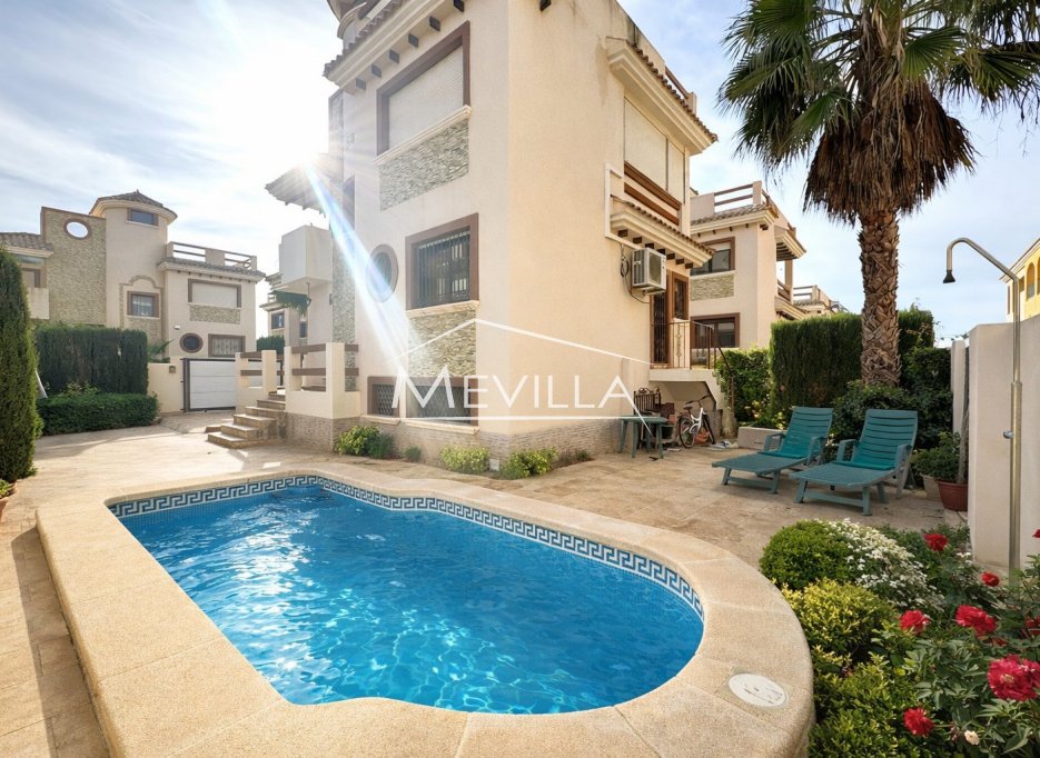Verkäufe - Villa - Orihuela Costa - Villamartin