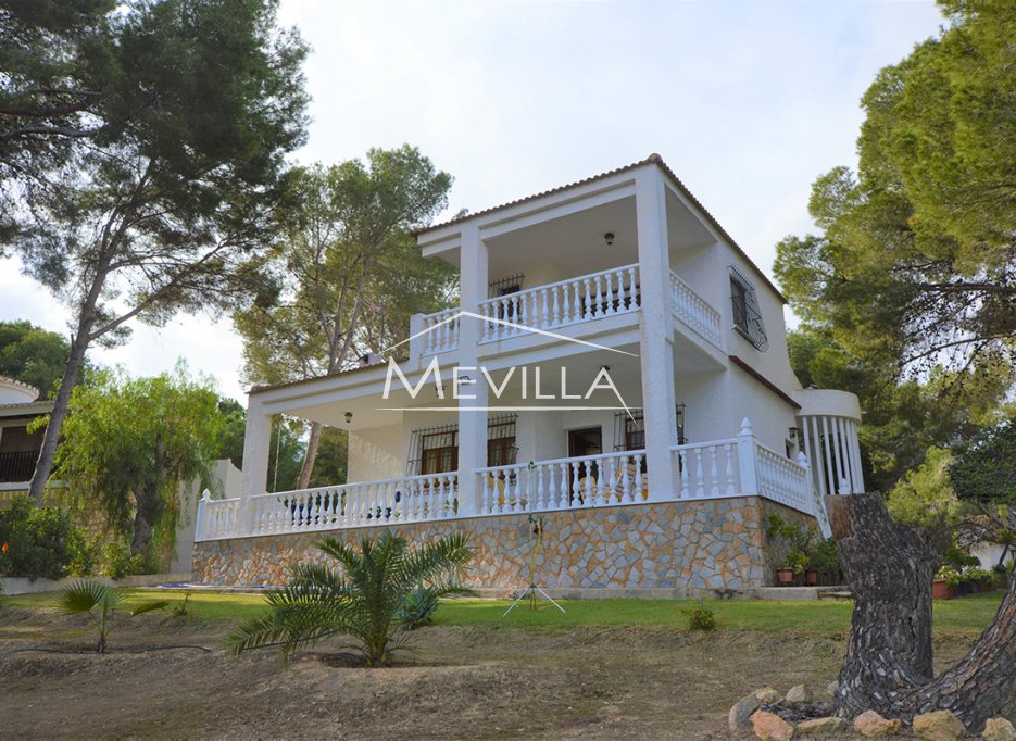 Villa independiente a la venta en Los Balcones - Torrevieja.