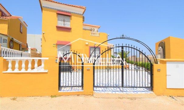 Villa - Resales - Orihuela Costa - Cabo Roig