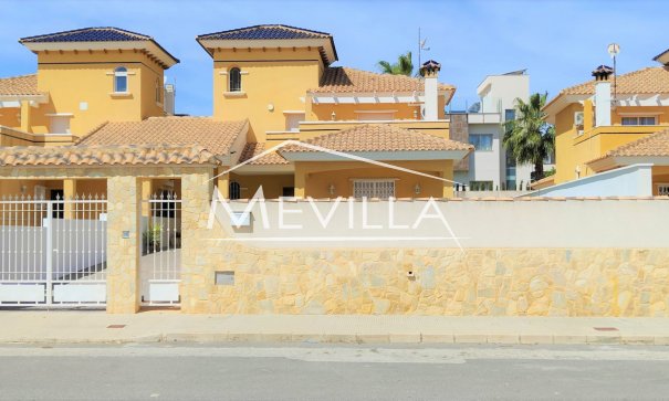 Villa - Resales - Orihuela Costa - La Zenia