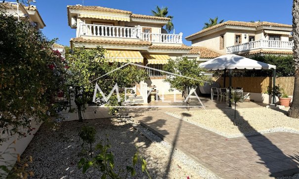 Villa - Resales - Orihuela Costa - Villamartin